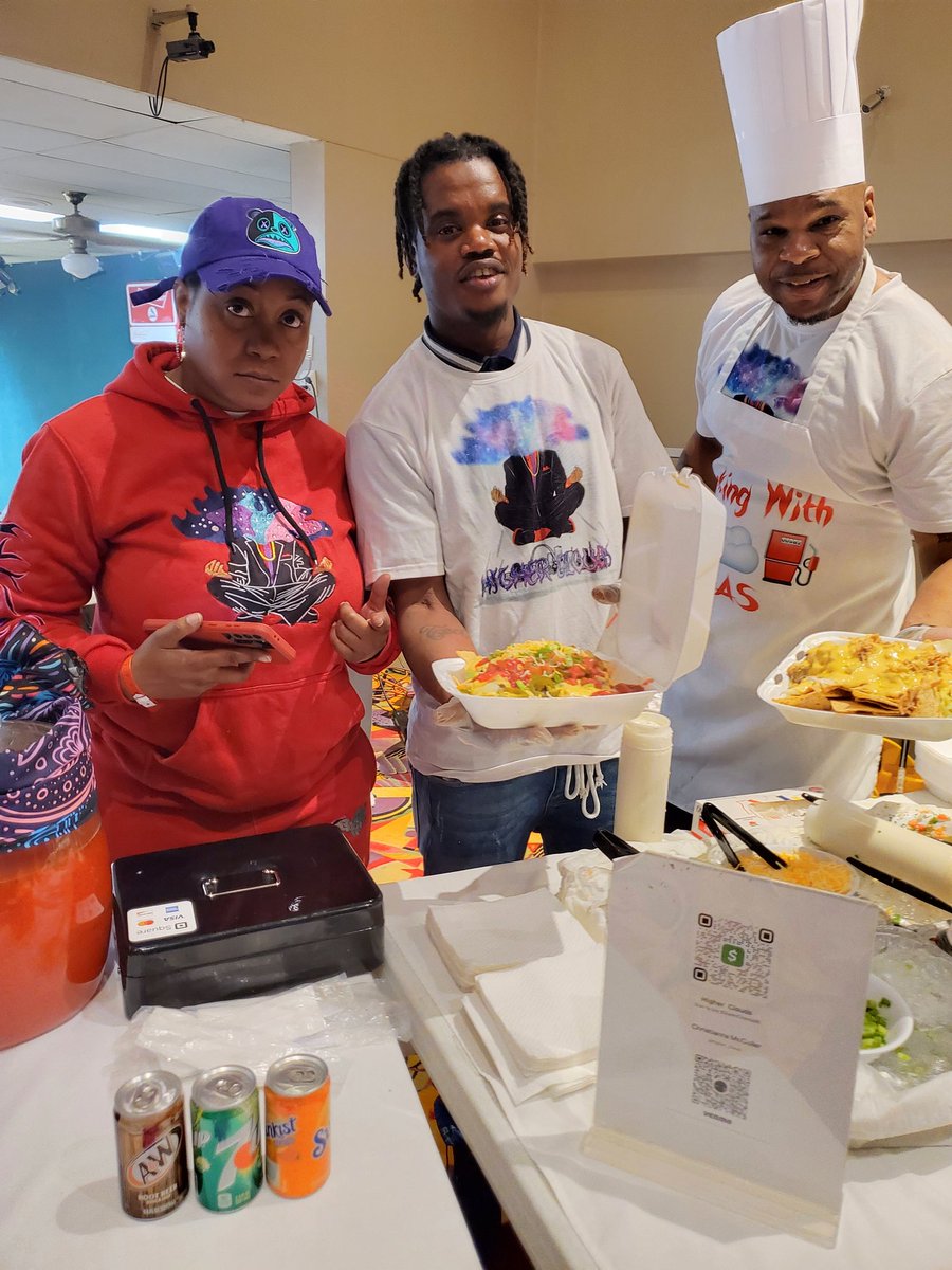 othagreat's tweet image. Kyjuan held it down for 420 Yet again this yr!!! Major S/O 2 @stackianna88 with Higher Clouds Kitchen. These Vegetarian Nachos were Infused n AMAZING!!!! Danm tht was a Good Night!!!