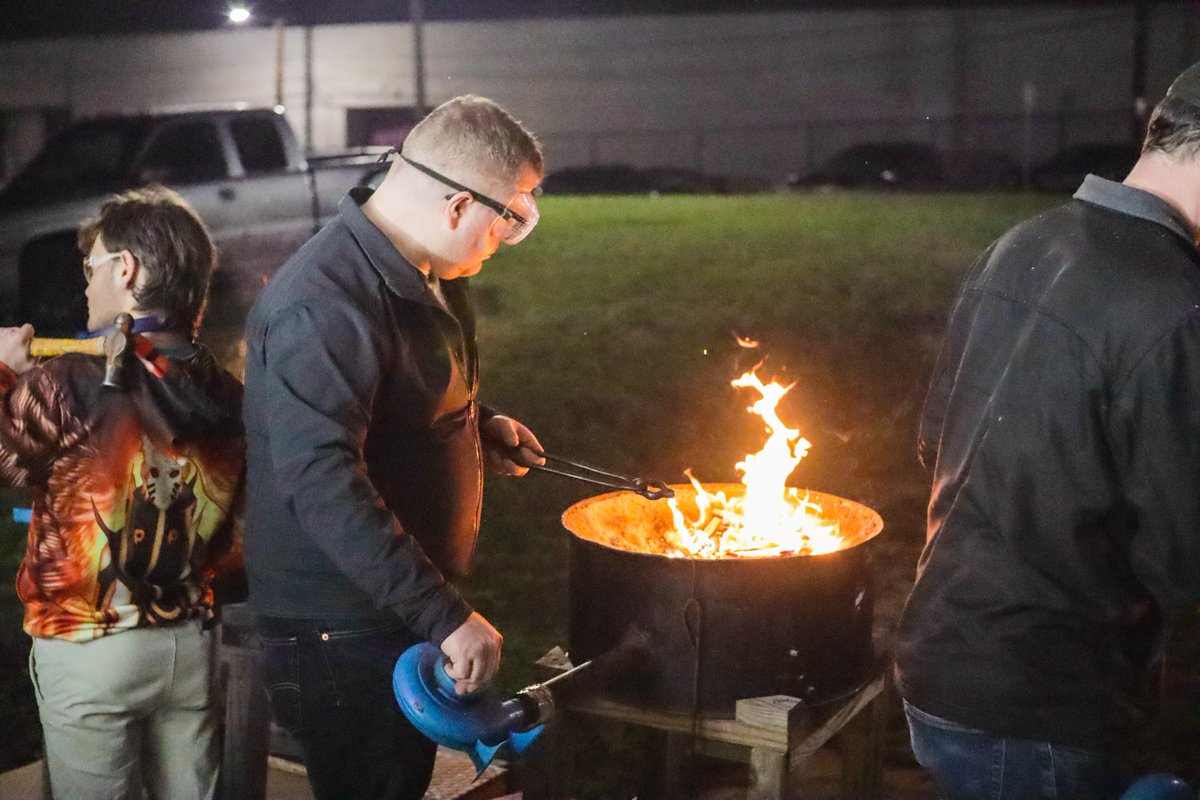 MixxerCommunity's tweet photo. Tending the fire for blacksmithing. All the hands on learning you could want, stop in soon.
#MixxerCommunityMakerspace #MakeStuffLearnStuff #Forging #Metalsmithing #Blacksmithing https://t.co/3oGEFyhnxS