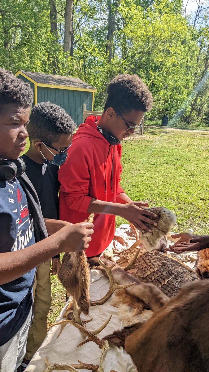 CfcmsHawks's tweet photo. Students from Ms.Patgorski's 7th grade Science class got to experience hands on learning at the Bennett's Creek Park! #757Hawks #Spsbuildingthebest #SPSSTEM #ScienceRocks https://t.co/s1RLwBPTfo