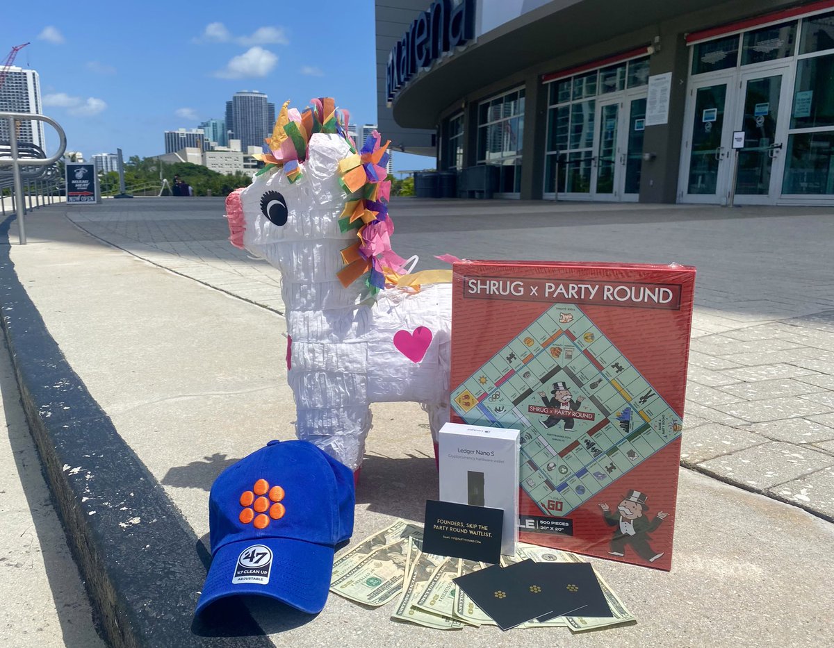 We hid the @PartyRound piñata in Miami.

Like &amp; comment for a clue 🦄