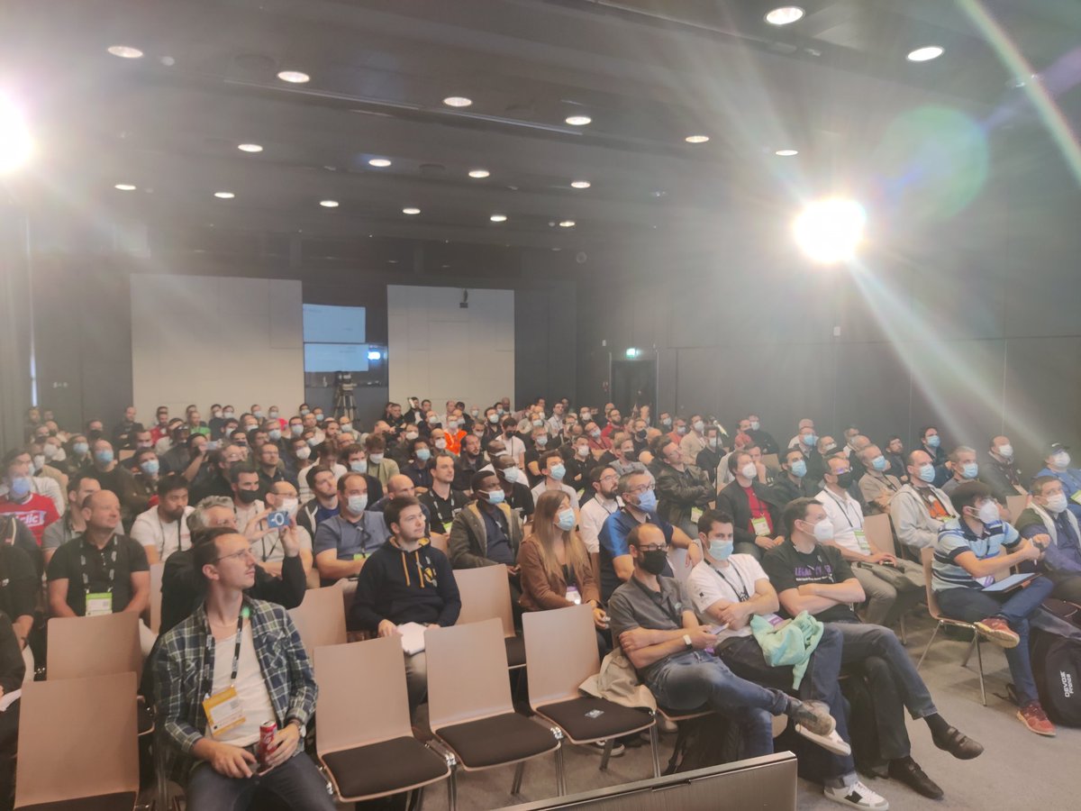 Merci d'être venu nous voir nombreux et pour les échanges intéressants ! <a href="/DevoxxFR/">DevoxxFR</a> @betclicFranc