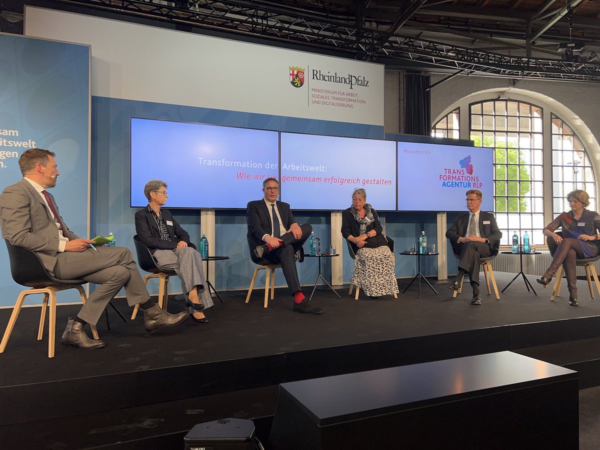 mastd_rlp's tweet image. Land, Gewerkschaften, Unternehmer, Bundesagentur für Arbeit und Weiterbildungsträger wollen Wandel der Arbeitswelt in #RLP gemeinsam meistern. Wir bedanken uns bei allen Partnerinnen und Partnern, die zum Kick-off der #Transformationsagentur beigetragen haben🤝
#transformRLP