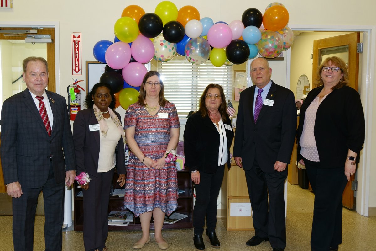 MOWROCKLAND's tweet photo. We have finally re-opened our Nyack Senior Activity Center!! We can't express our excitement at seeing so many familiar faces back with us, along with many new smiles. Thank you County Exec Ed Day for stopping by to welcome back our seniors! https://t.co/YvdLp30SQ8 #Nyackstrong https://t.co/5LAQJhhjwS