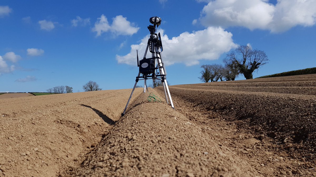 CropHound tweet media