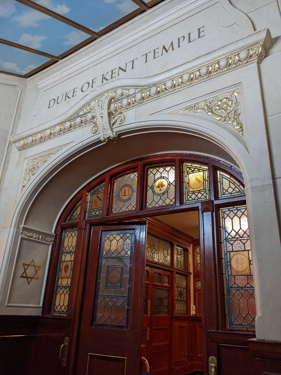 Club members enjoyed a visit to <a href="/harlequins5793/">Harlequins5793</a> last night for an excellent first degree ceremony, followed by some refreshment at the <a href="/CardiffMasonic/">Cardiff Masonic Hall</a> bar. Thanks to our founding President @3rdGrandPrin
for the invitation.
<a href="/SouthWalesMason/">Provincial Grand Lodge of South Wales</a> #nymc