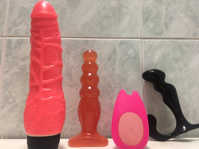 🔞A really &ldquo;hard&rdquo; choice, which one do u recommend?🔞 #hotwife #hothousewife #onlyfans #onlyfansitalia<a href="/tag/cowgirl"class="tags"><span>#cowgirl</span></a><a href="/tag/horny"class="tags"><span>#horny</span></a><a href="/tag/hotwife"class="tags"><span>#hotwife</span></a><a href="/tag/hothousewife"class="tags"><span>#hothousewife</span></a><a href="/tag/dildosharing"class="tags"><span>#dildosharing</span></a>