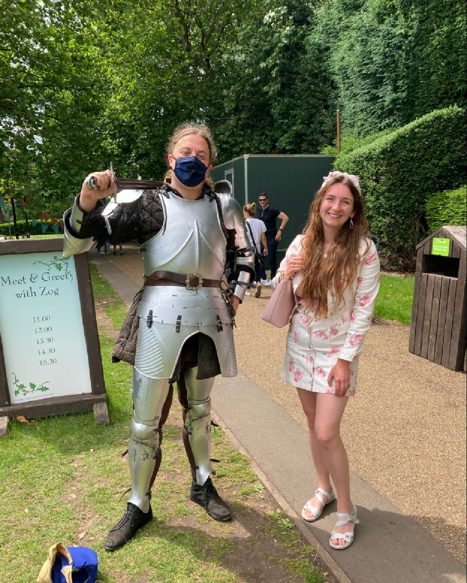 OxbridgeByWS's tweet photo. OxPrep rockin' the "Knight Life" 😅 🏰 ⚔️ 

📸 Warwick Castle, Oxford Prep Experience 🇬🇧 

#oxbridgeprograms #OxPrep https://t.co/hpPIdAxBQj