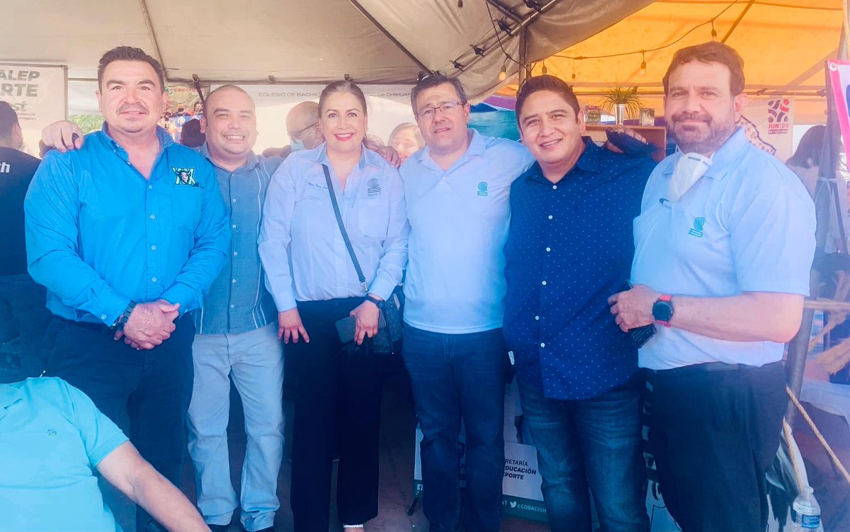 COBACHChihuahua's tweet photo. Cobach presente en ”Juntos en tu Colonia” programa encabezado por la gobernadora @MaruCampos_G , donde participamos llevando a las familias juarenses la oferta educativa de nuestra institución, en sus diferentes modalidades.
#JuntosSíPodemos
#YoSoyCobach💚 https://t.co/XDZeUiOJUO