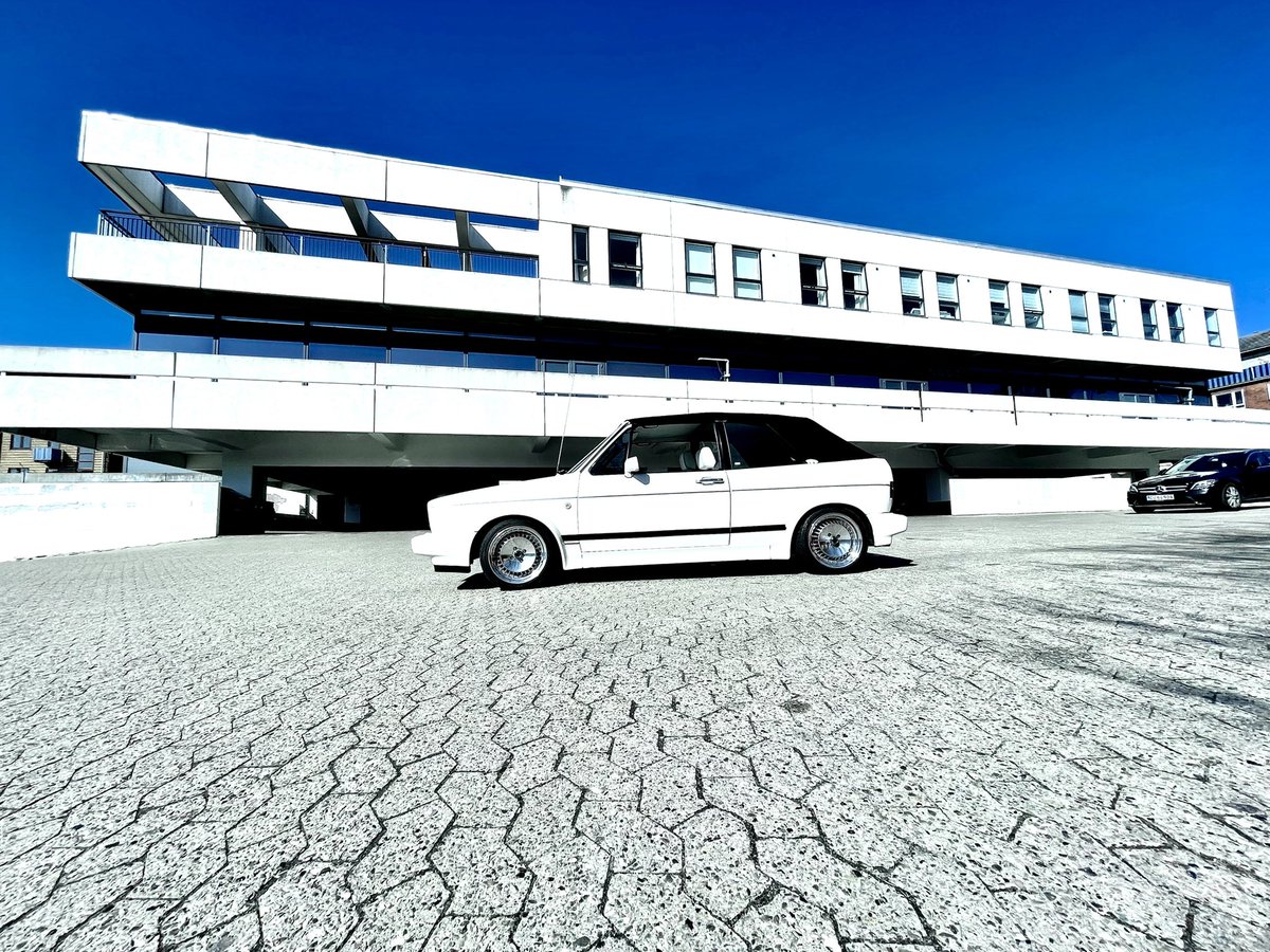 Philipjacobi's tweet photo. Tror sommeren skal nydes i en topløs model fra 1989.

________
#golf #golfmk1 #golftcabriolet #philipjz #Volkswagen #cars https://t.co/FqdUjv0ltf