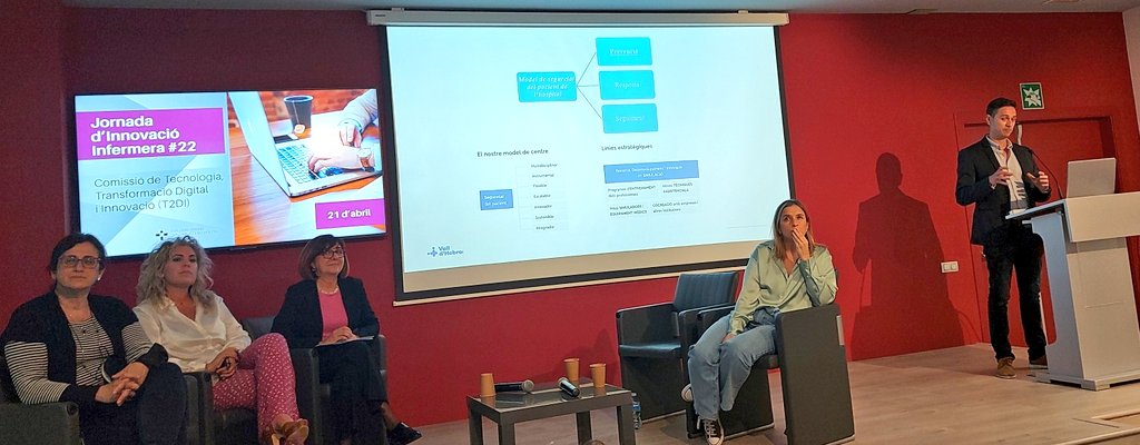 ferenfer's tweet photo. Dani López nos presenta #Simoons experiencia formativa en seguridad del paciente #T2DIJornada22 utilizando el #seriousgame https://t.co/TtEVsX34oT