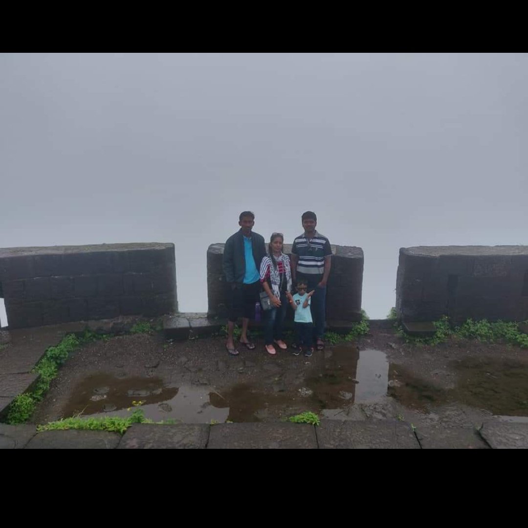 prithi_prakash's tweet photo. When you leave a beautiful place, you carry it with you wherever you go. .

And we carry the memories of Lonavala

 Lohgad  Fort @Prakash_2803 https://t.co/plHjbT7pQh