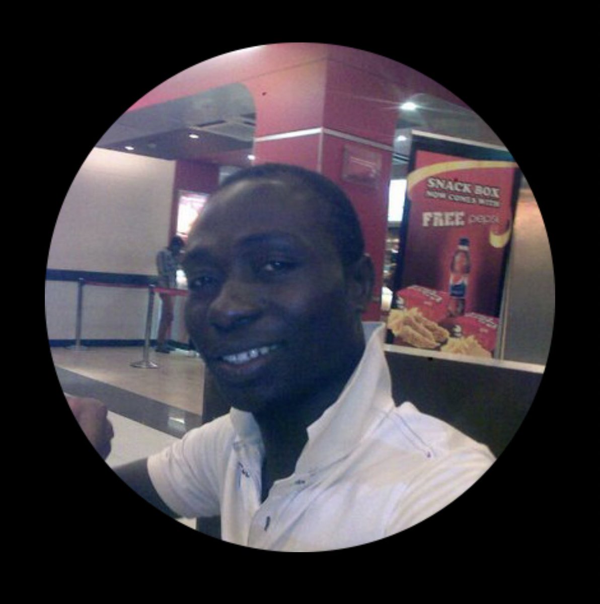 Sucex_pendragon's tweet photo. @Askofib @nafeesaakindele @bitchesloveayo Ona two go fit oo! Coke and Fanta and ona get the same smile😁😂😏 https://t.co/2riLRyRlRw