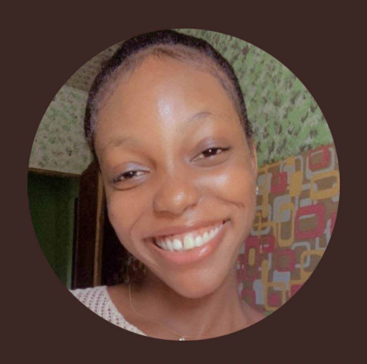 Sucex_pendragon's tweet photo. @Askofib @nafeesaakindele @bitchesloveayo Ona two go fit oo! Coke and Fanta and ona get the same smile😁😂😏 https://t.co/2riLRyRlRw