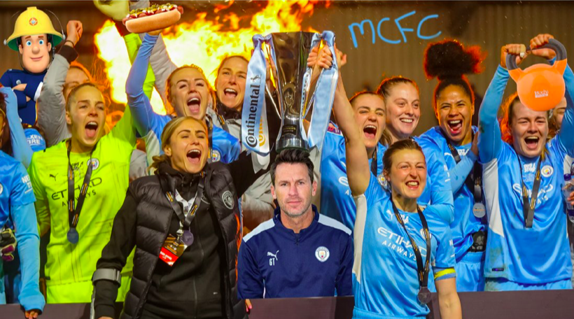 SheKickedJenON's tweet photo. #ThrowbackThursday: to some of the past 'altered images' of the Spot the Difference silliness that appears in every issue of #SheKicksMagazine ππΌ π
#womensfootball #wetakeourfootballseriouslybutnotourselves https://t.co/DjbfKgSXod