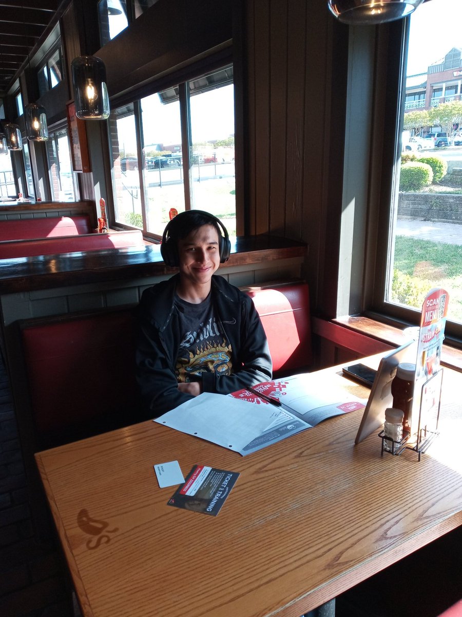 AshliWintrone's tweet image. Welcome to our team Orion!! #virtualfirstday #chilislove #senseofbeloing @Buch_Malinda @jerrylpruitt @zekemol3 @brianl28