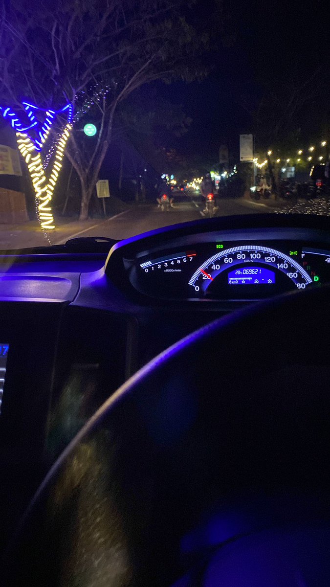 bellemnbn's tweet photo. Somehow life just like nightdrives without a destination. https://t.co/hhJYiO1BMl