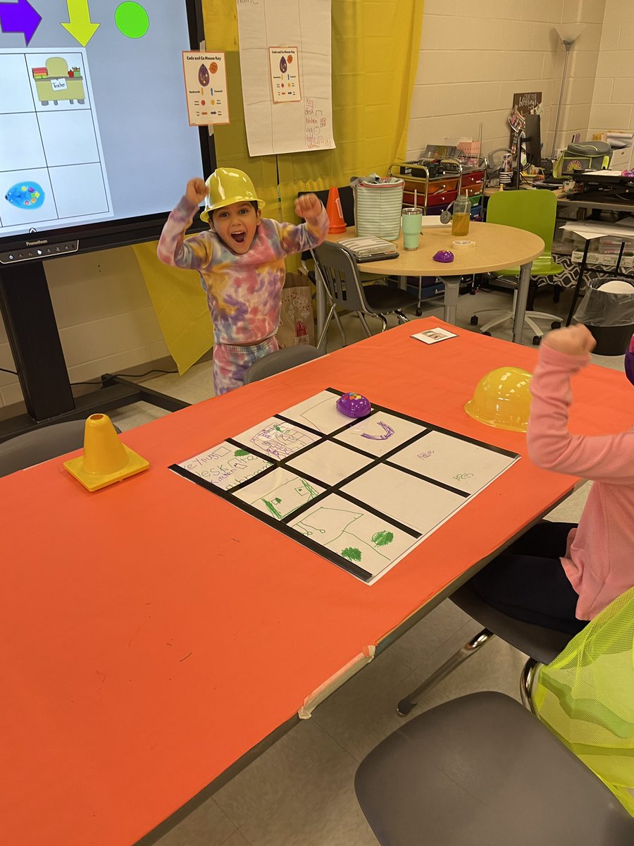 Saanderson09's tweet photo. Map Building Under Construction with K students was a BIG success! These S mapped out their classrooms using keys/symbols. In the 2nd lesson, they coded their mice to different locations in the room. @HCPS_Innovates @KEScoyotes #teacherandstudentcollaboration @HenricoElem https://t.co/rseeeJ2woH