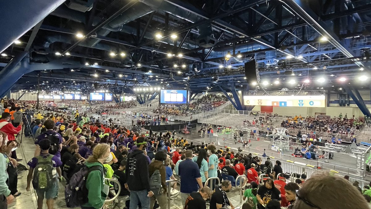 rogue_robotics's tweet image. 0-2 before the lunch break. We are doing work though, securing all of the bonus “Ranking-Points” you can earn even with a loss. 💪 3 more matches this afternoon and 5 more tomorrow! Let’s do this Rogue! 🖤❤️🤍
