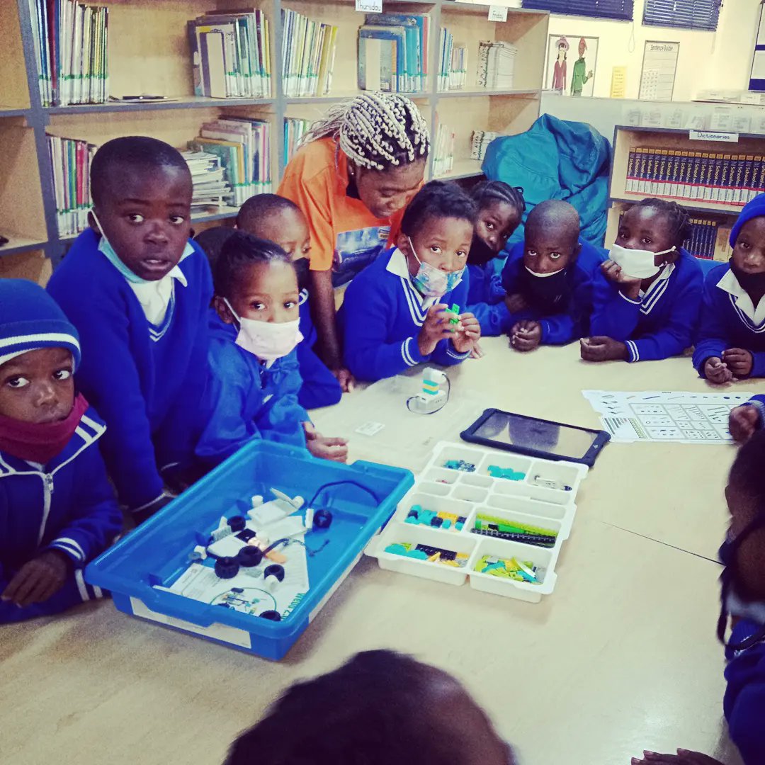 KyaBatjha's tweet photo. KYB_Robotics delivering Lego Education (We-Do) Lessons at Motheo-Foundation Primary school
#legowedo2 #legosouthafrica #LegoEducation #KYB #Robotics https://t.co/LjofWPWfvS