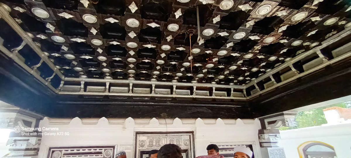Shaad_Bajpe's tweet photo. A women allegedly entered the premises and shared the photos of the remaining part of masjid on social media to which the Sanghparivar started building narration that it was some Hindu mandir and this need to be checked.
2/n https://t.co/zcfcrRG6Xt