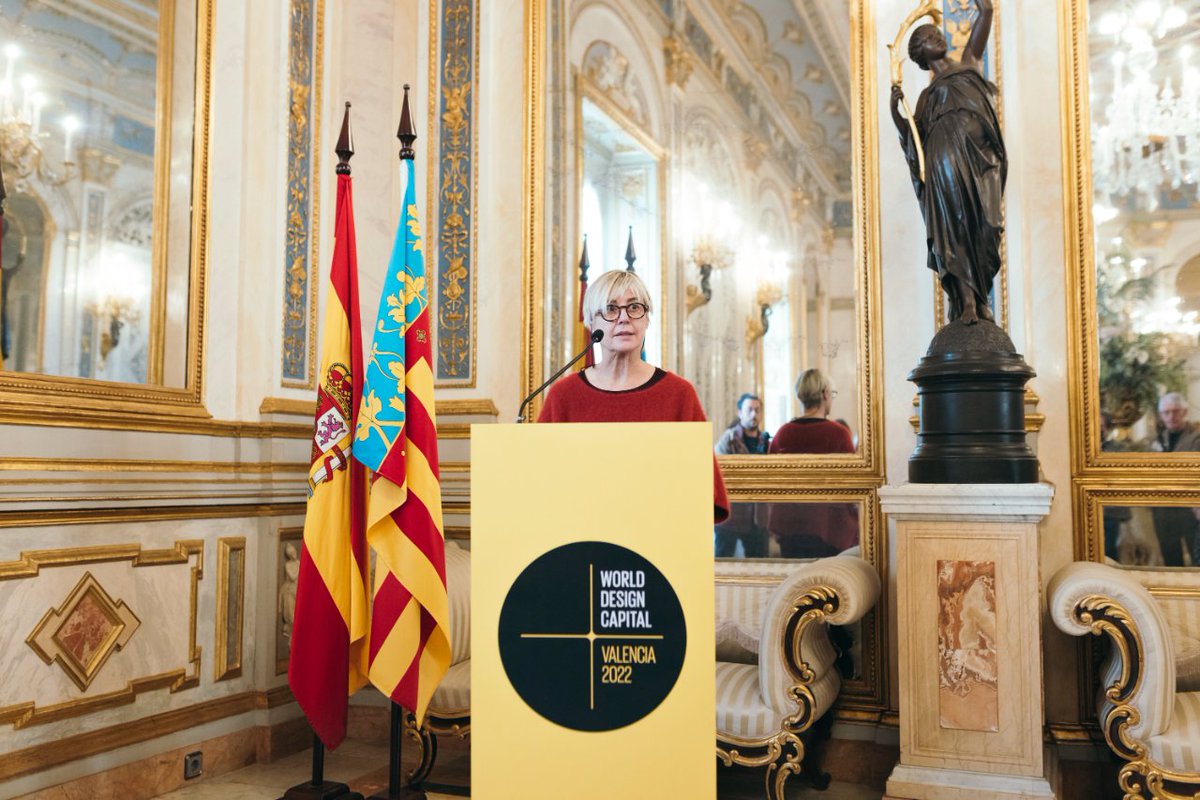 ValenciaDesignF's tweet photo. La exposición coral #Diseñarelaire, comisariada por Vicent Martínez, se ha presentado hoy y estará abierta al público desde el 22 de abril al 26 de junio en el Museo Nacional de Cerámica y Artes Suntuarias González Martí.
#WDC2022 https://t.co/AN9VyjWSlX