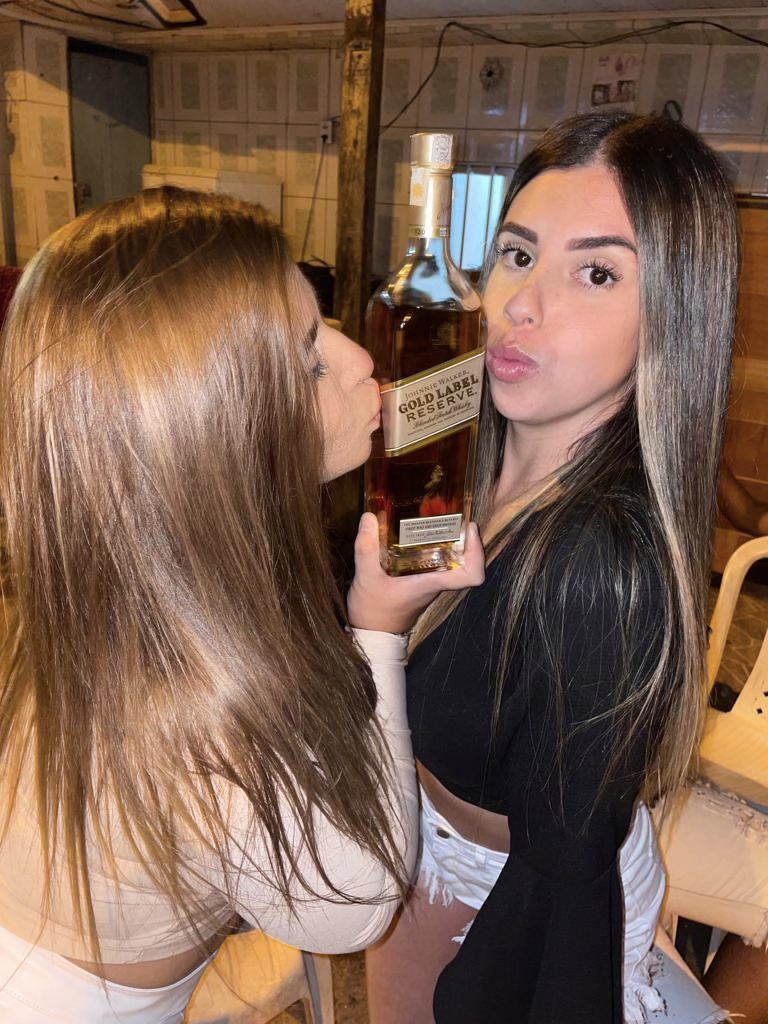 dutralaary's tweet photo. O que rolou? 😂😂😂 @eveellyncosta https://t.co/O9emcsCjSt