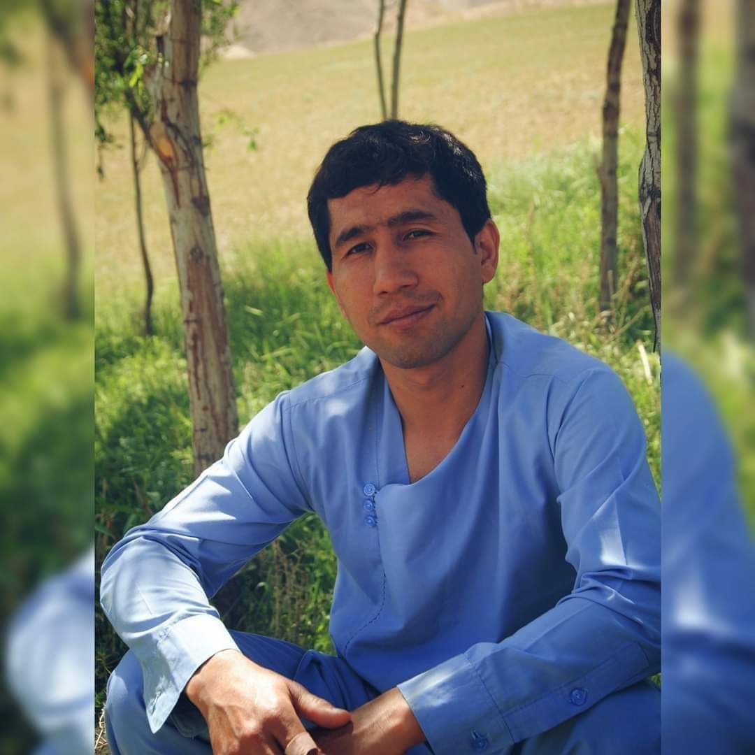 Gholamii22's tweet photo. Right now I had an interview with a Radio based in the USA about today's blast in a #Hazara #Shitte mosque, believe me, I don't know how I answered their questions.💔
Heartbroken #StopHazaraGenocide
Second cousin Cousin
Killed Injured https://t.co/0USILO5c2l