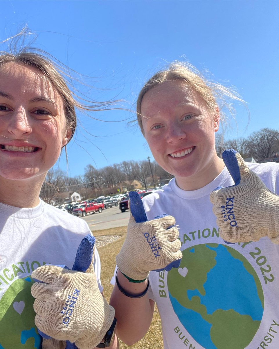 BVUWBasketball's tweet photo. We helped clean up the BVRMC for Buenification Day! #rollbeavs https://t.co/slHenZUyCc