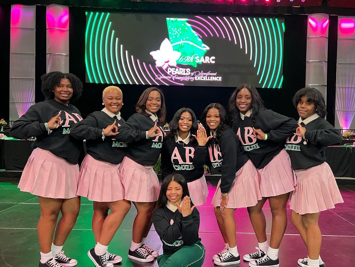 AB_OhSoPretty43's tweet photo. The ladies of the Alpha Beta Chapter of Alpha Kappa Alpha Sorority, Inc. had an amazing time at the 69th South Atlantic Regional Conference! Alpha Beta came in 1st place in the Educational Advancement Foundation Social Media Challenge and placed 2nd in the Stroll Competition.💗💚 https://t.co/vPP872r4zt