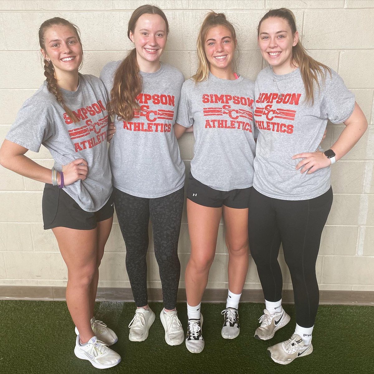 scstorm_vb's tweet photo. Special S/O to @marissasalber, @bkoster24, @o_brien8, and @reynolds_kenz! Blayne and Marissa were named Upper/Underclassman Weightlifters of The Year. Kenzie and Josie were named Upper/Underclassman Most Improved! Congrats ladies 💪
#RollStorm https://t.co/Kw8UEQIekk