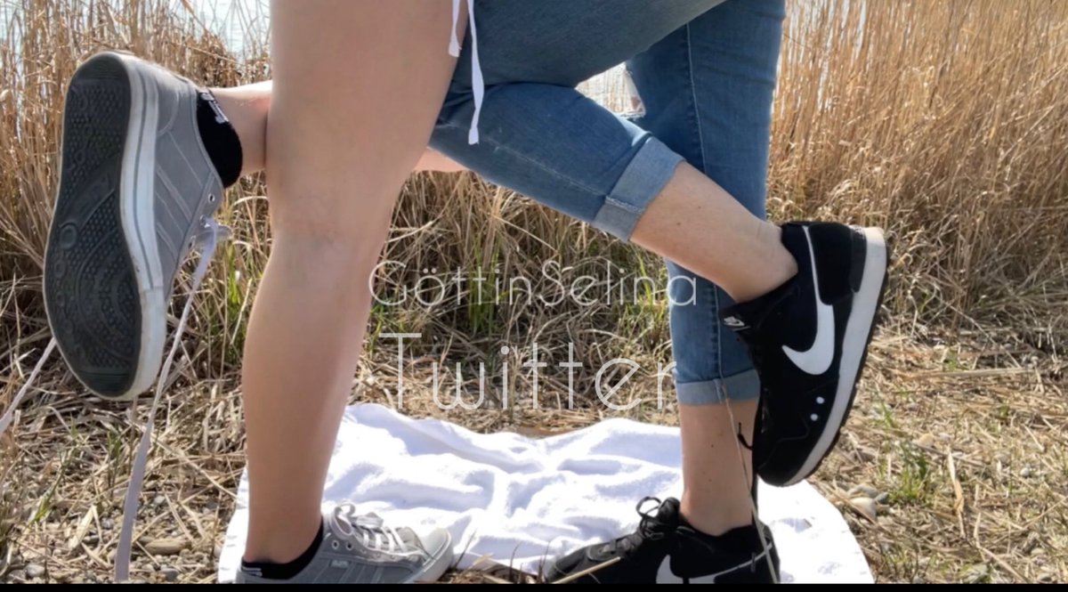 goettinselina's tweet photo. Bald kommt mein neues Video mit meiner Mutter @Addiction_Marie und mir online auf Mdd! 
Jetzt kannst du dich ebenfalls schon mal nützlich machen und in meinen Dms abdrücken!😈

•findom femdom https://t.co/opIHMQGGXx