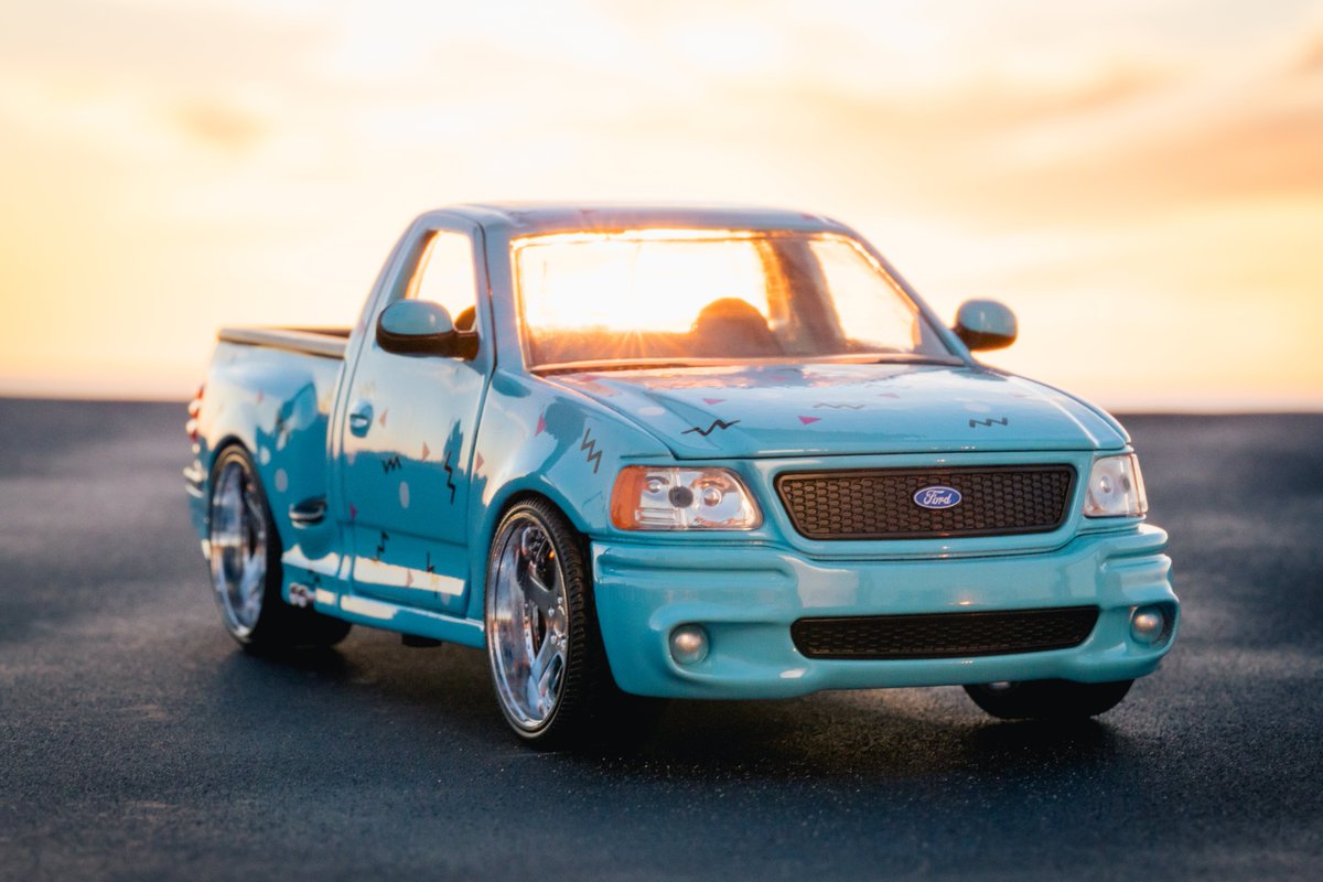 JadaClub's tweet photo. Back to the golden age of trucks! This 1999 Ford F-150 is so fly, with a lightning blue deco ready to keep you cool all summer long.

https://t.co/RRVNOw1nHf

#Jadatoys #jadanextlevel #ilovethe90s #1990s #f150 #classiccars #fordpickup https://t.co/TiTEyIGO88
