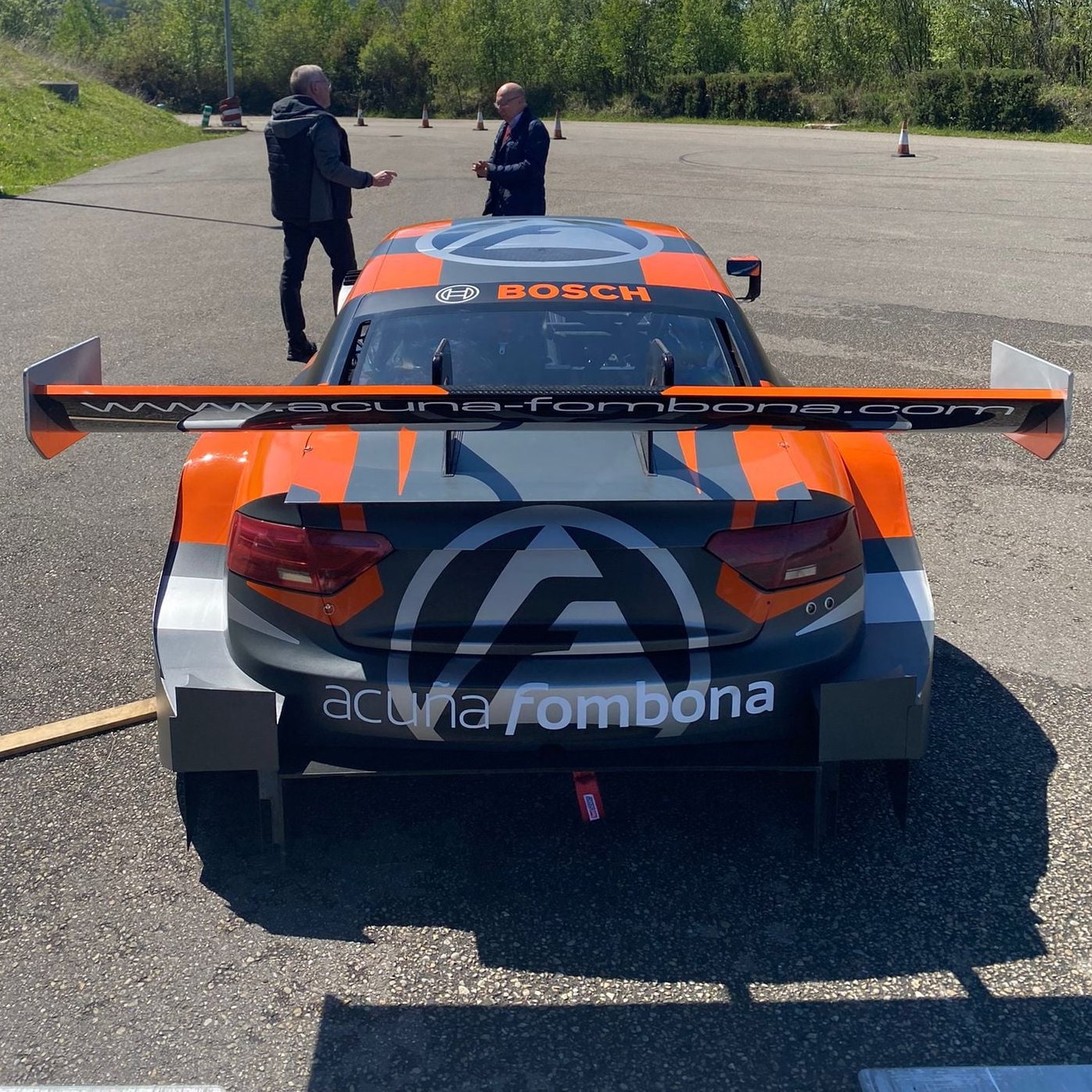 Campeonatos de Montaña Nacionales e Internacionales (FIA European Hillclimb, Berg Cup, BHC, CIVM, CFM...) - Página 8 FQ4lefYXwAIJKy9?format=jpg&name=large