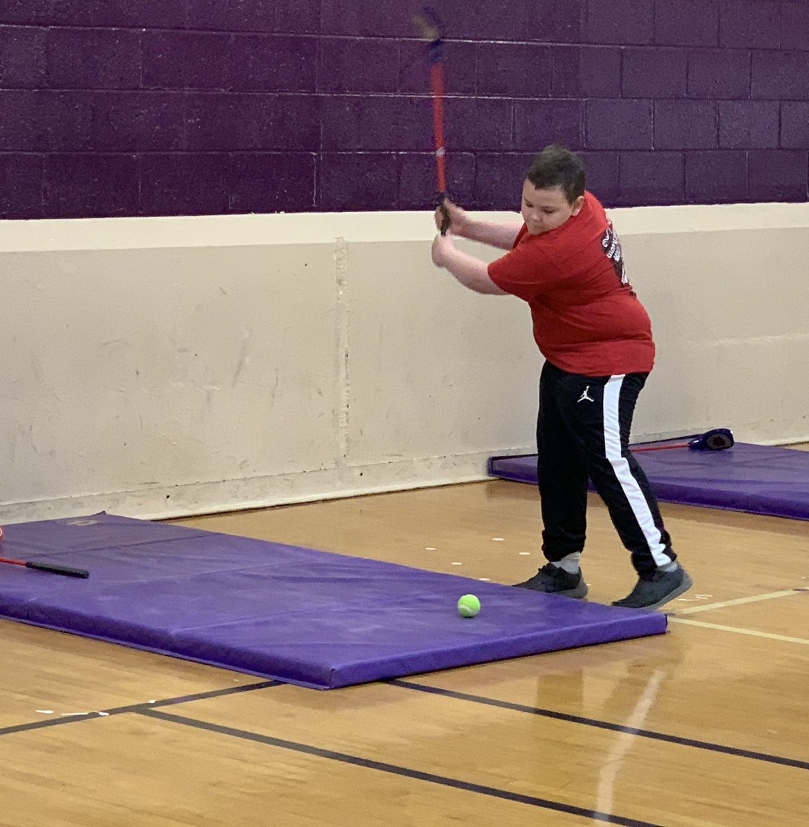 FletchLives4PE's tweet photo. ⛳️🏌️♀️We have had so much fun learning how to putt and chip with our @TheFirstTee golf equipment at @AmandaEleTweets this week!⛳️🏌️♂️
#MiddieRising🔮
#MovingOurBus🚌
#MustangsOnTheMove🐴 https://t.co/SKfWR76xTX