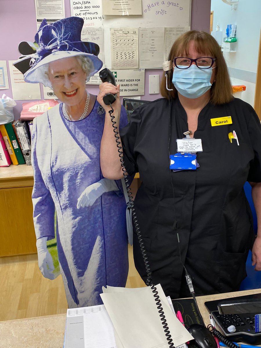 Happy 96th Birthday to HRH the Queen from all on Dalgleish ward. So lovely for Ma’ am to make an appearance today!🇬🇧👑 🇬🇧 🙌🏽 🇬🇧#QueenElizabeth #HappyBirthday #ER #QueensBirthday @CHSInpatientLPT @LPTnhs @SteeleMand @NikkiBeacher @sj_latham @HansaVaria @lisafarmer1966