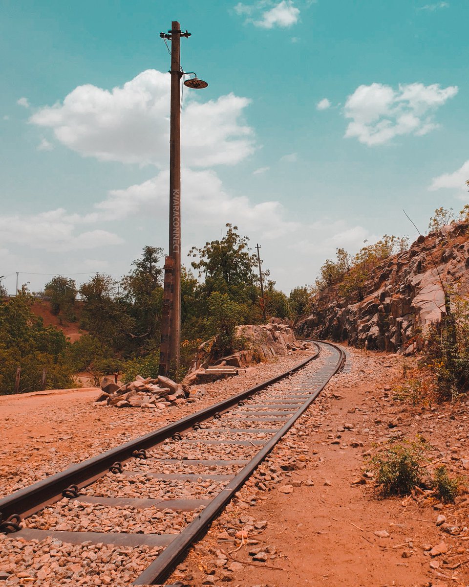 ConnectKwara's tweet photo. Never mistake a rough path 🛣 for the wrong ❌ route .. or a smooth one for the right way ...
...Read it again 👆 ..
.
.
.
Kindly like , RETWEET n FOLLOW us for more contents 🧡 💙
#kwaraconnect #kwarastate #kwara #landscape_collection #landscape #railway https://t.co/YUO5CT8LlO