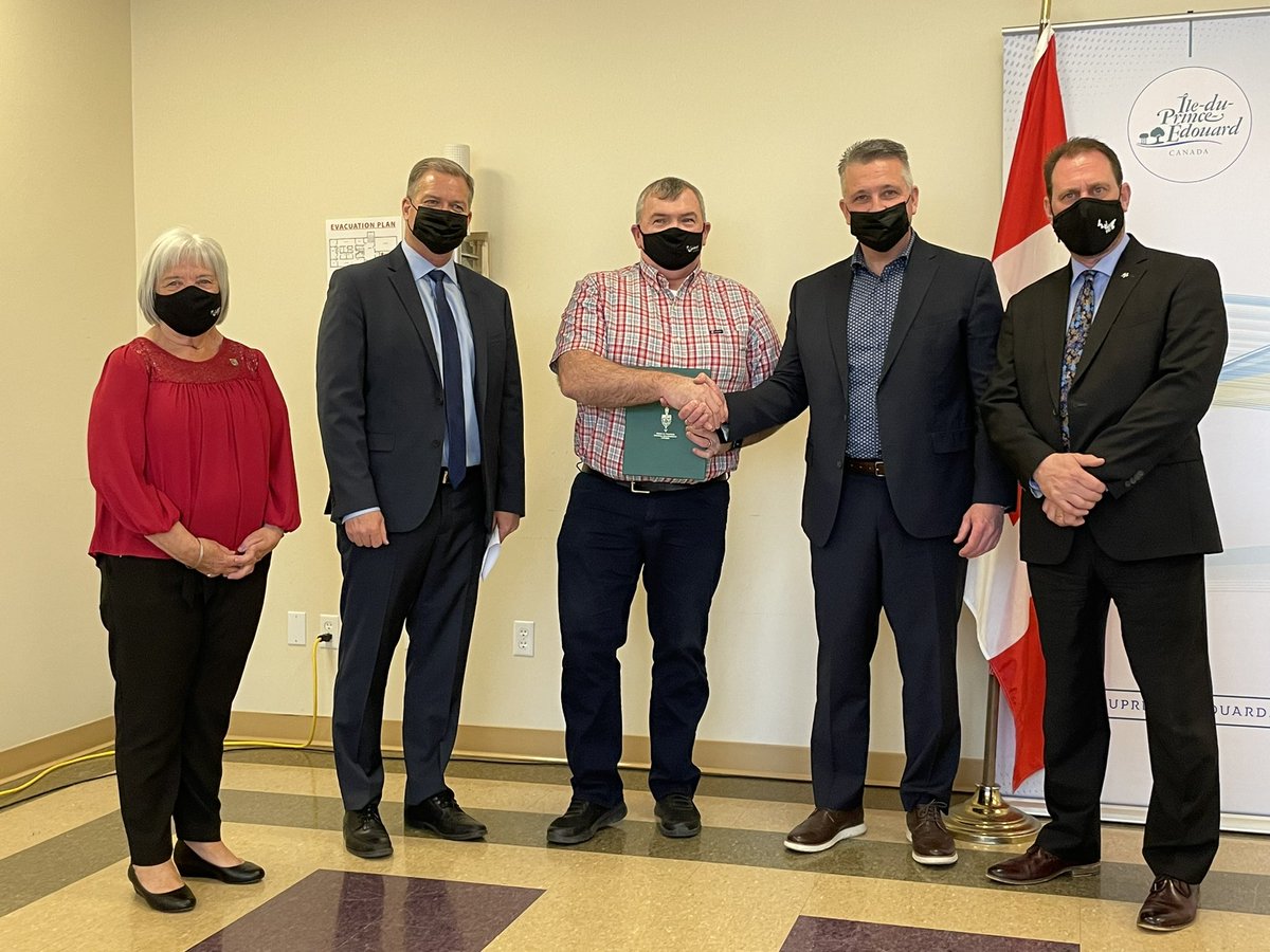 CornwallPE's tweet photo. It’s never easy to say good bye especially to someone that has done so much good for our Town….thanks to Dean Lewis (Manager of Planning and Development) for 14 years helping to develop and grow our Town! You will be missed but we wish you all the best in your next endeavor!! Oh https://t.co/4ih5fvQpug