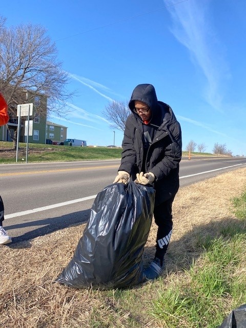 NHS hosts community clean up - thebluejay.org/9840/news/nhs-…