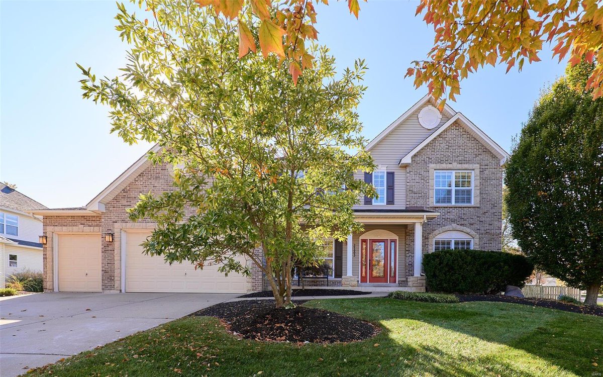 You've got to see this beautiful home! Message me for details or a showing! #homesforsale #realestate  cpix.me/l/141781890