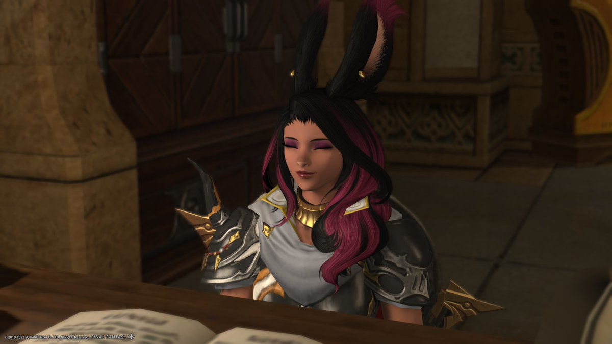 When you get abused by your Lalafell Samurai one too many times, so after the venture your boss is yelling at you for 'punting the potato.'

#ffxiv #ffxivsnaps #GPOSERS #FFXIVRP