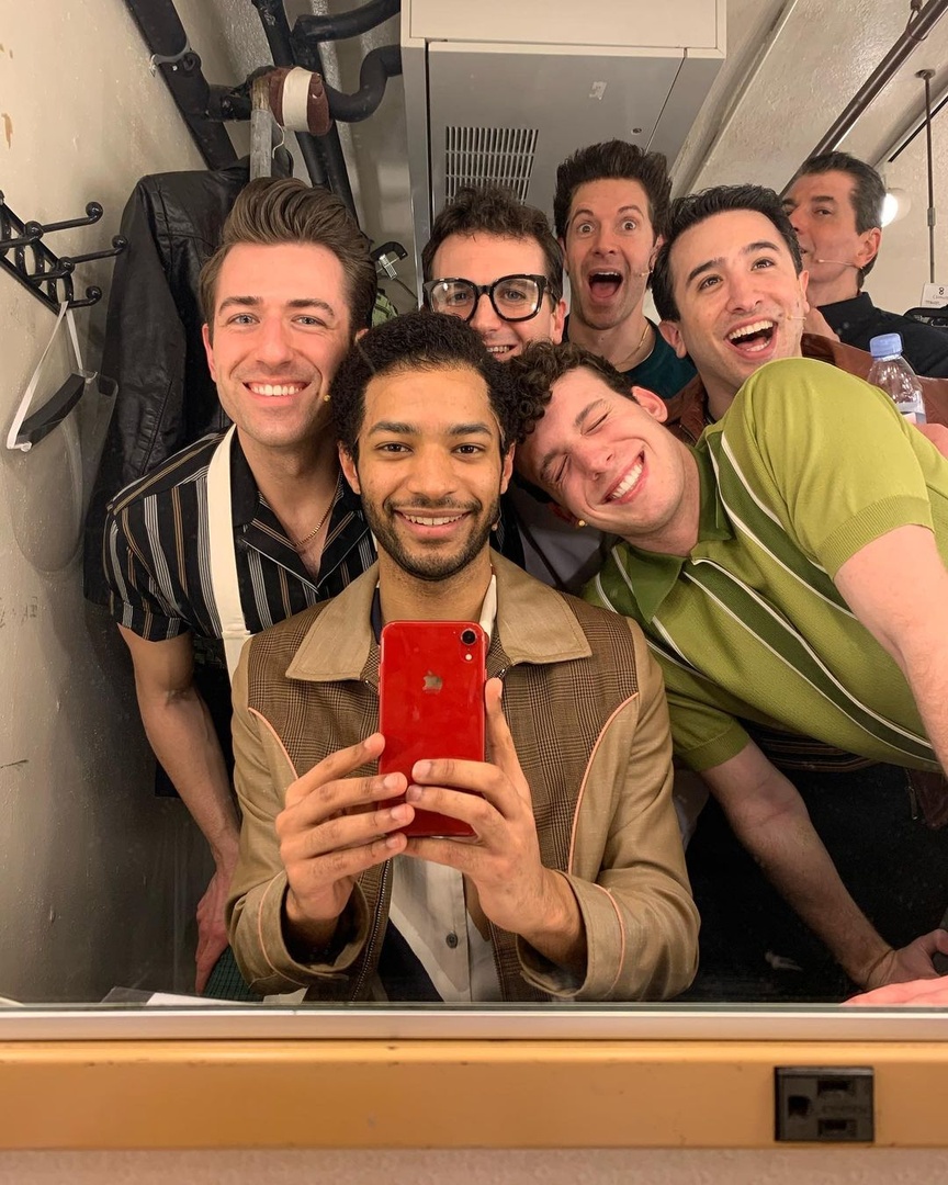 WandererMusical's tweet photo. This cast has us feeling like A Teenager in Love! 😍 You have one week left to see this talented bunch in #TheWanderer at @Paper_Mill. Get your tickets now at https://t.co/lemKXF9xCt.

(📸 on Instagram: janaye_mc, sidekickshecky, @MichalKolaczko, &amp; kbpohlman) https://t.co/yK9ypX1fuY