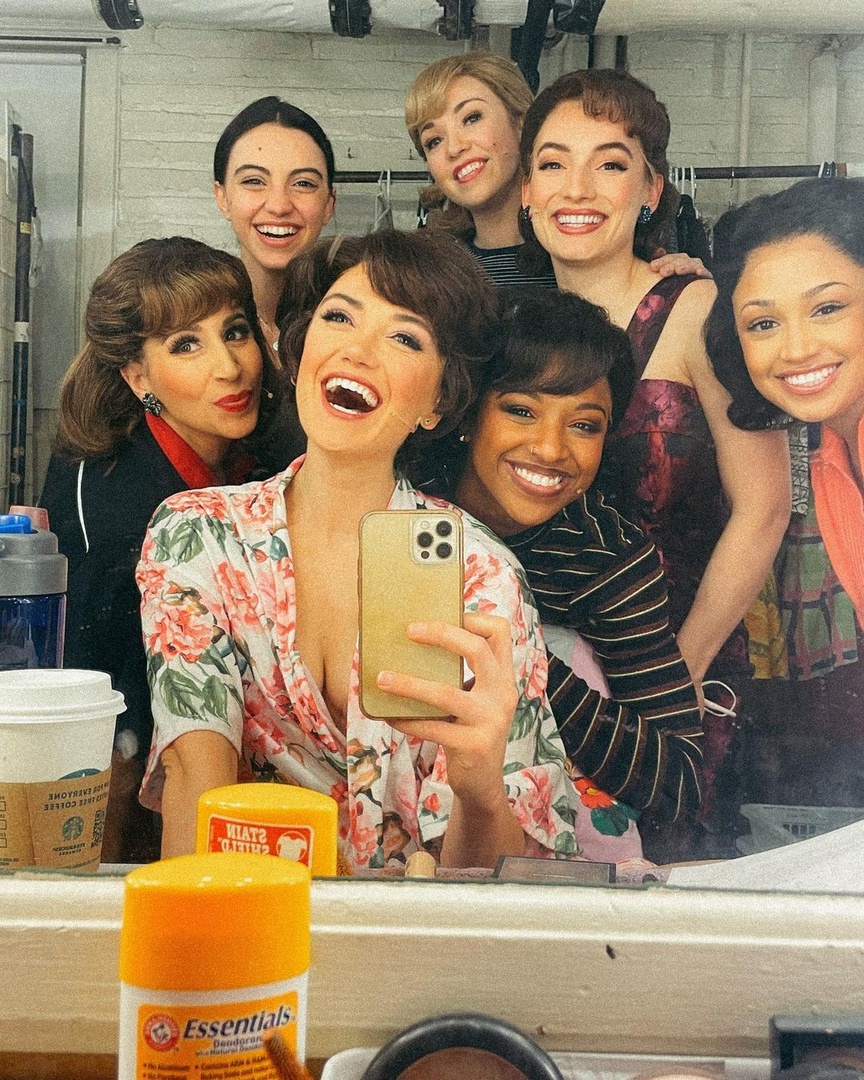 WandererMusical's tweet photo. This cast has us feeling like A Teenager in Love! 😍 You have one week left to see this talented bunch in #TheWanderer at @Paper_Mill. Get your tickets now at https://t.co/lemKXF9xCt.

(📸 on Instagram: janaye_mc, sidekickshecky, @MichalKolaczko, &amp; kbpohlman) https://t.co/yK9ypX1fuY