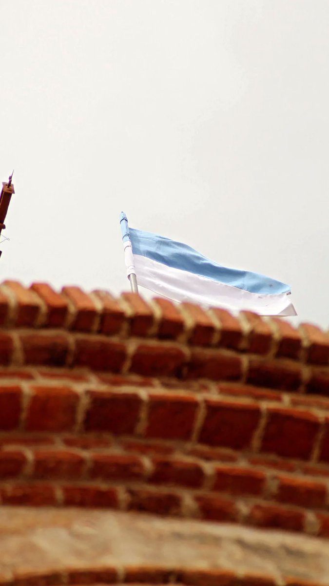 Dos manos, tres generaciones. 

Un año más, agradecido a <a href="/AngelinCarrasco/">Angeliiin</a> por dejarme vivir este tipo de cosas tan importantes para él y su familia, tan importantes para el pueblo frexnense. 

Ahora ya sí, esto comienza.. 

¡Viva la Virgen de los Remedios! 
¡Viva Fregenal!