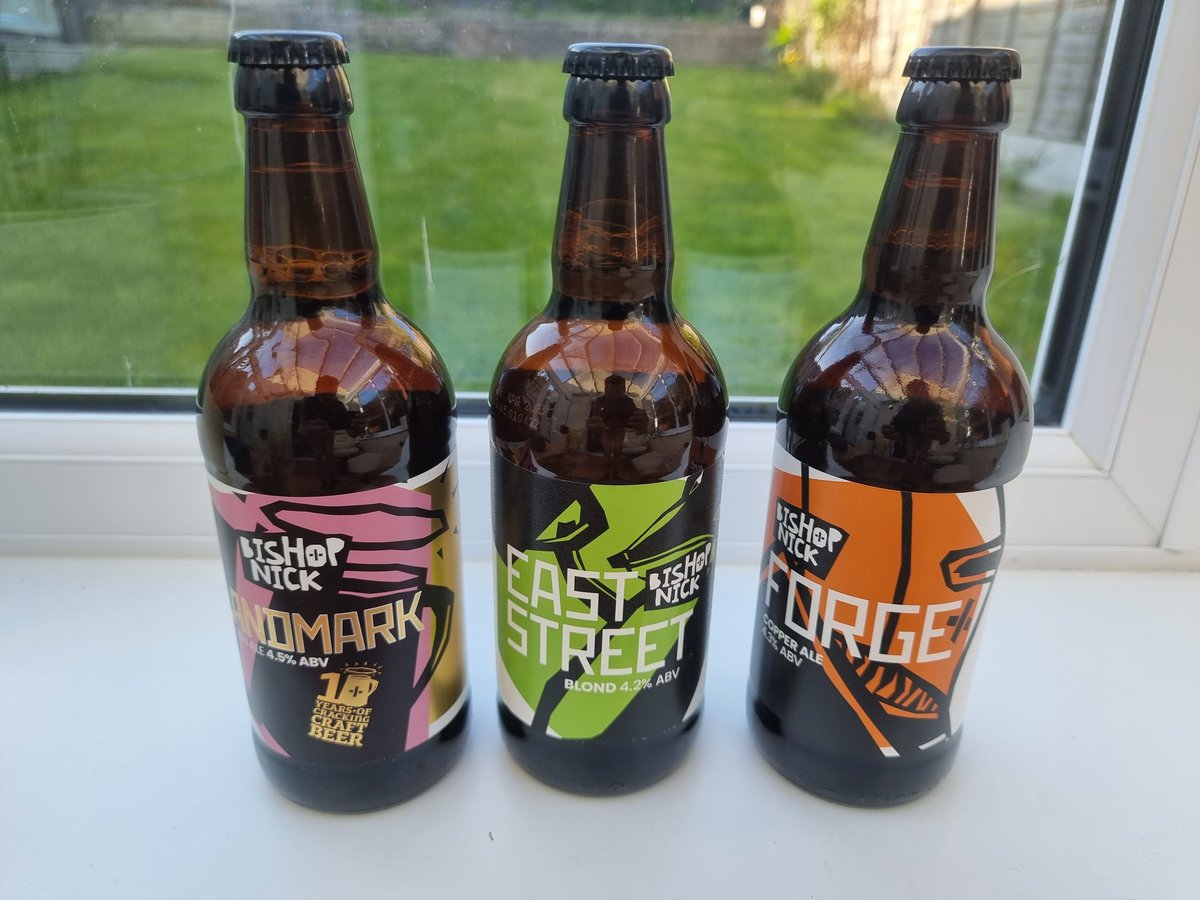 gazbishbosh's tweet photo. Nice little @BishopNick lineup for tonight. Great choice of beers in @10beer_bottles best shop in wivenhoe🍺🙂..bit like hairdresser i guess should I go Copper, Blond or Golden first🤣 #thursdaybeer https://t.co/OGOeSmRrCG