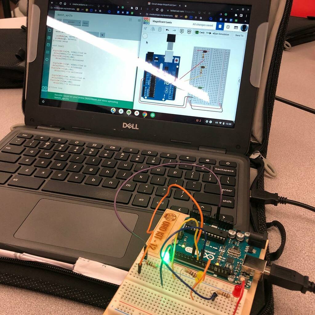 MrErdreich's tweet photo. The @tinkercad circuits simulator and new @arduino web based IDE made #prototyping our traffic light circuits a breeze on a #chromebook today! #madisonmakers #projectoftheday #compsciedu #electronics https://t.co/dOO0sUgb2E