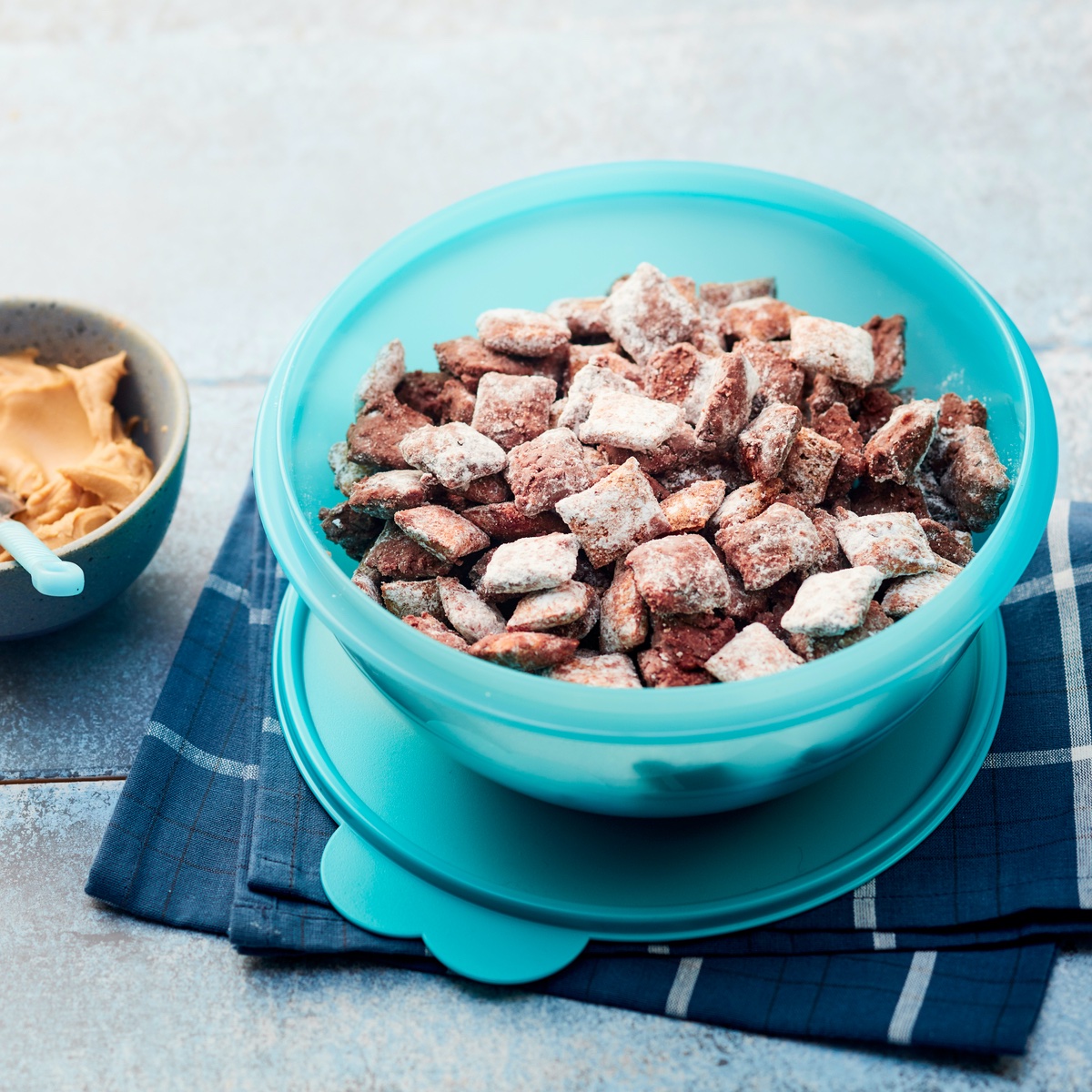 tupperware's tweet photo. As we celebrate #NationalParkWeek, check out these quick and easy park-friendly recipes that pair perfectly with our reusable food containers and water bottles for your next trip to a national park. https://t.co/ApBahid8SL