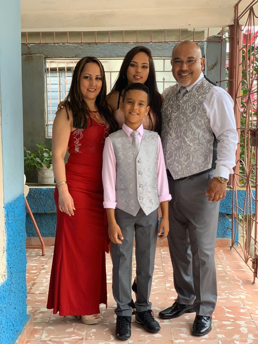 YoandraDomingu1's tweet photo. Esta lejanía se hace demasiado dura, 6 años sin mis hijos😣La reclamación familiar se ha convertido en la mayor tortura de las familias cubanas. #ConsularServicesInCuba #NoMoreGuyana #CFRP #ConsularServicesInCubaAllCategories https://t.co/1pLCSRj48L