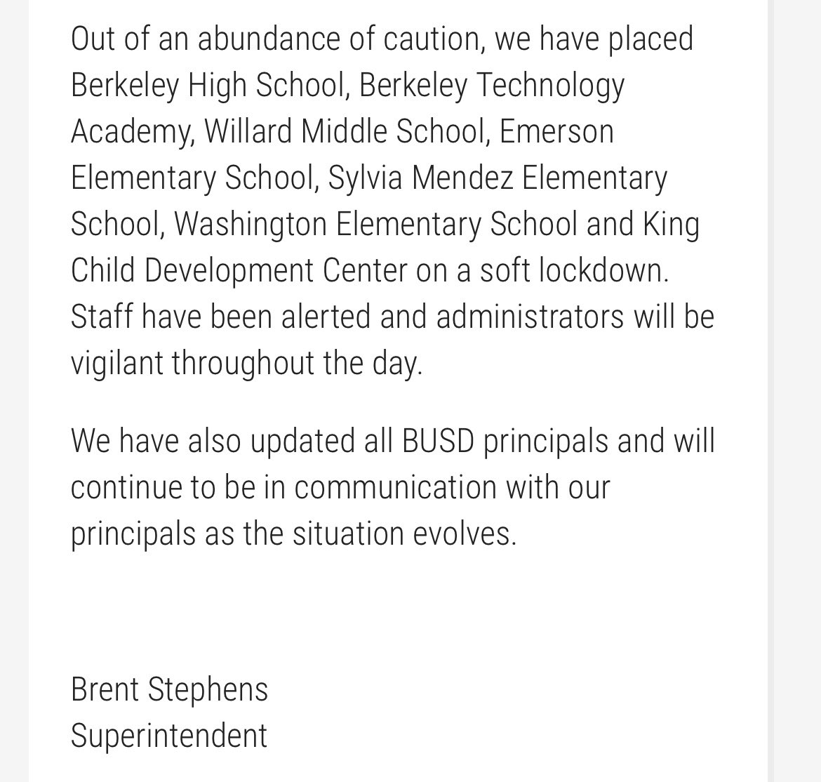 Julie_Madsen_'s tweet photo. 📥from the inbox 📥 

Berkeley Unified School District is placing seven campuses on a “soft lockdown” in response to the shelter in place order at UC Berkeley. @dailycal @BerkeleyUnified https://t.co/eBRdPNaJ0p