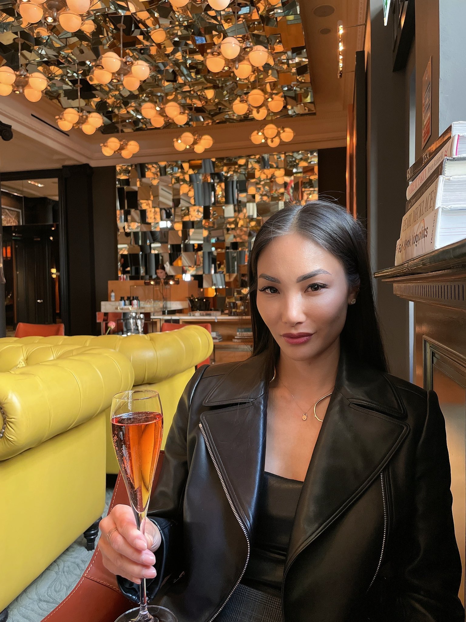 Scarlett Kisses Onlyfans: A Deeper Dive Into Her Controversial Fan Connections - ovl9xia
