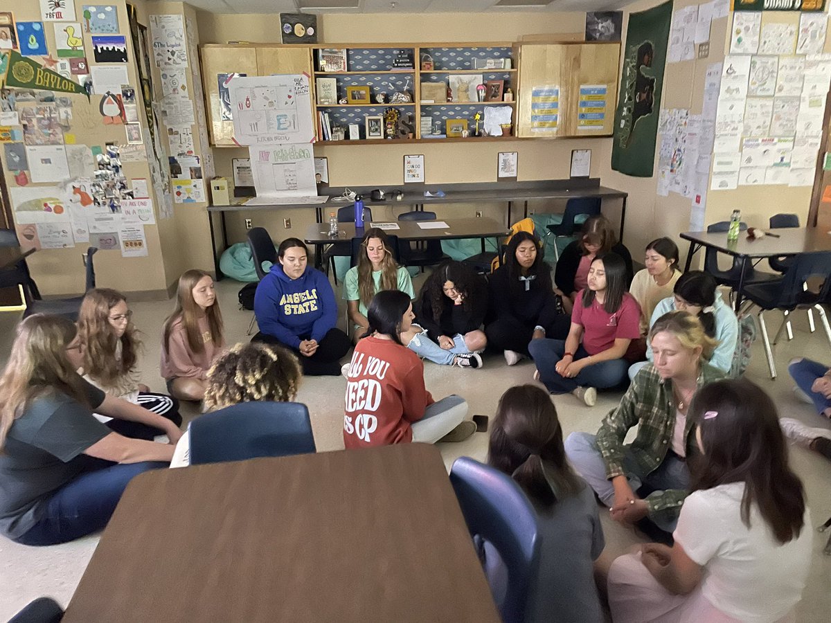 Students are creating lesson plans based on hobbies or activities that interest them. Today’s lesson plan was about ways to move into a stress free mental state through grounding and art. #cte #KISDbest #create